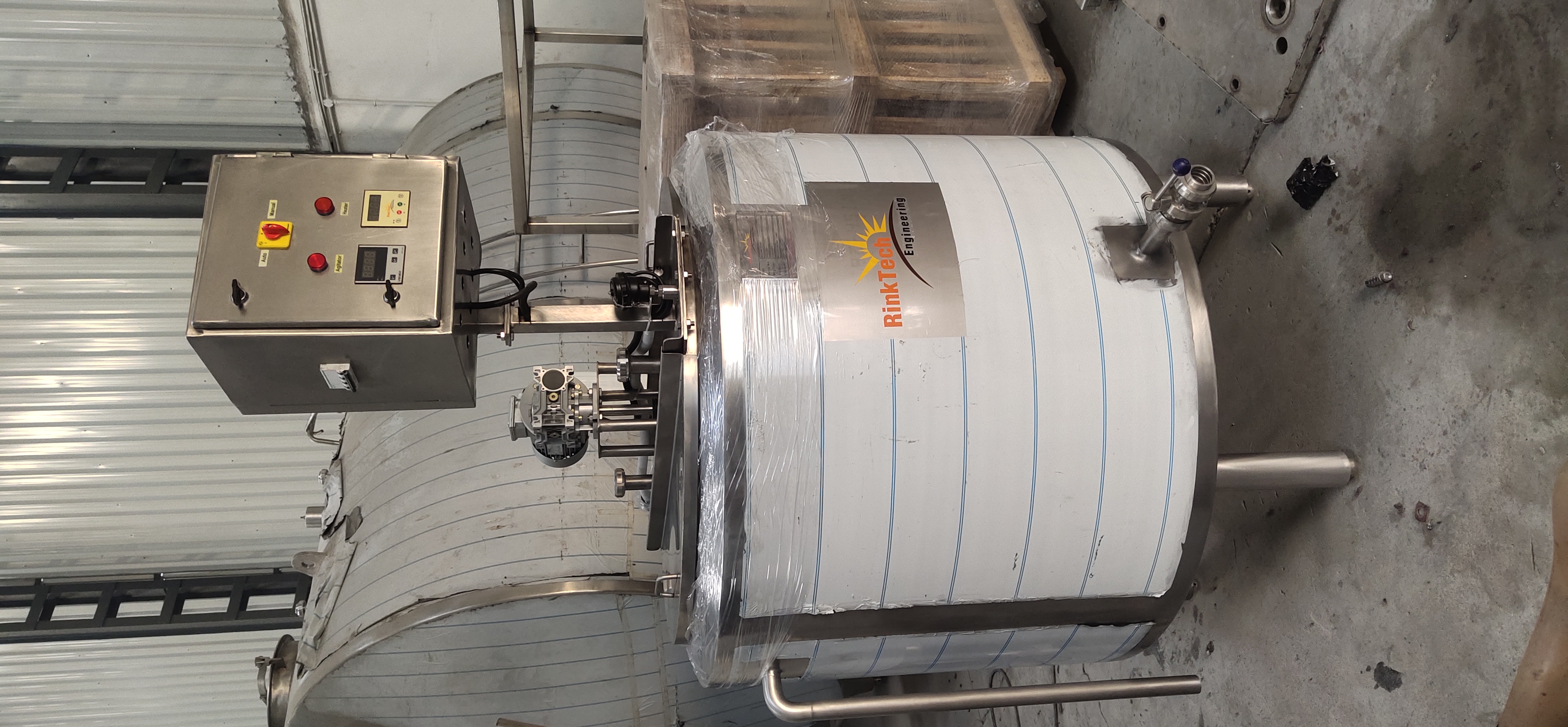Milk storage tank 4