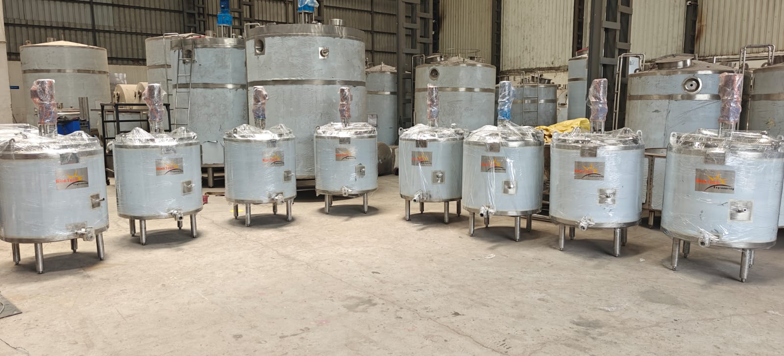 Milk storage tank 9