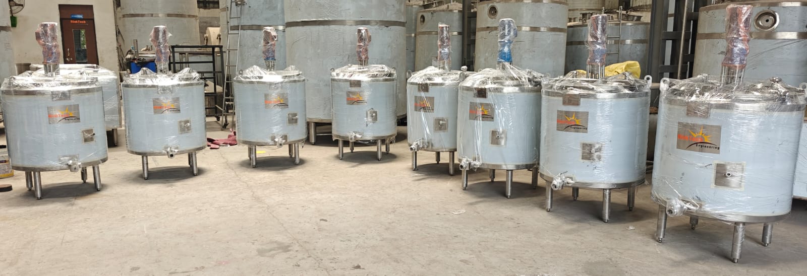 Milk storage tank 10